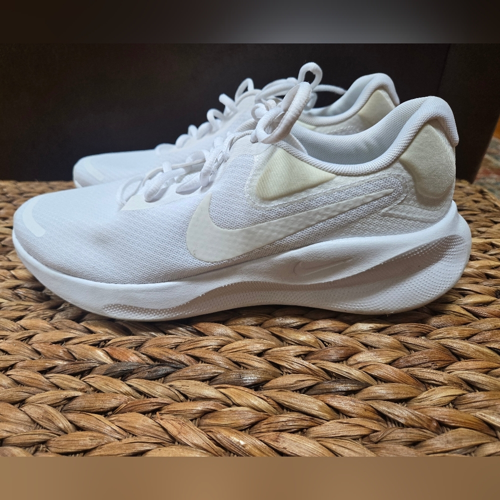 Nike White Sneakers - Size US 10